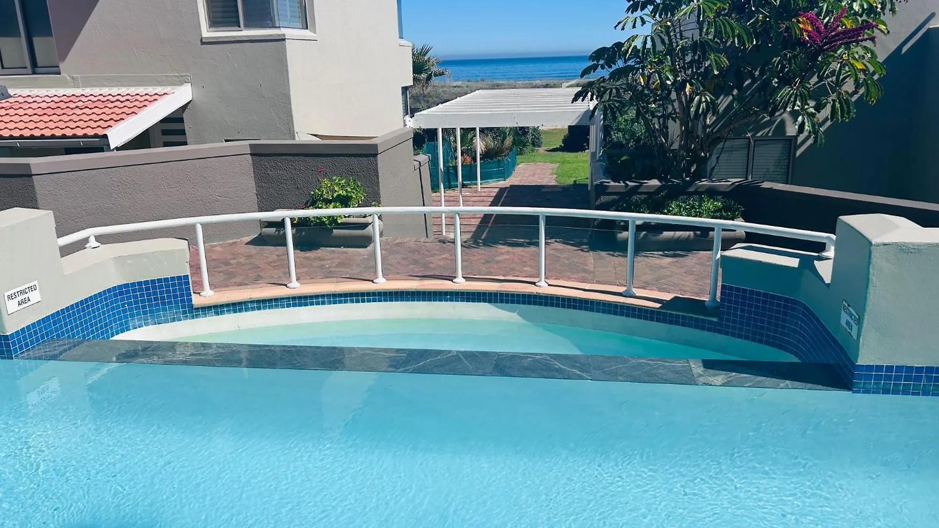 Apartment Dolphin Beach Penthouse