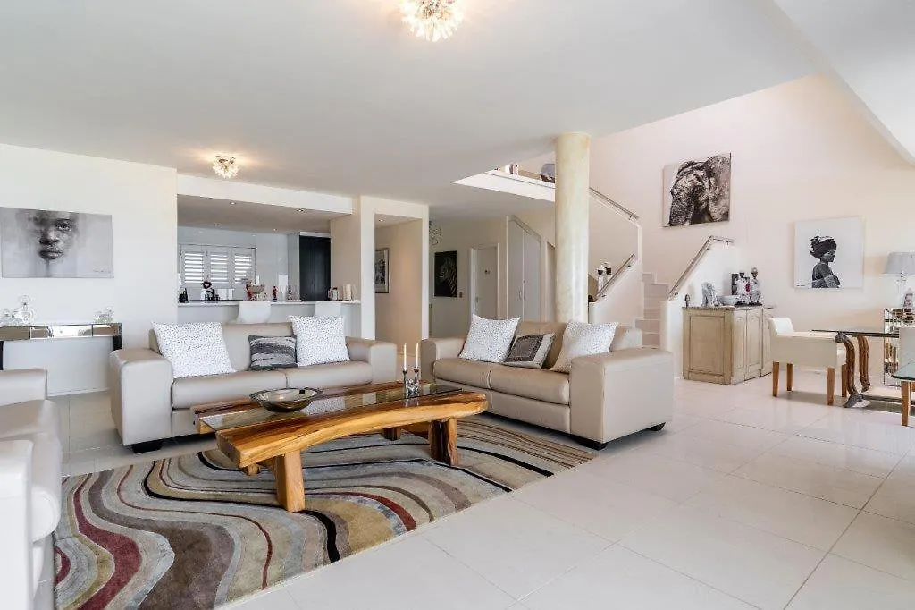 Dolphin Beach Penthouse Apartment